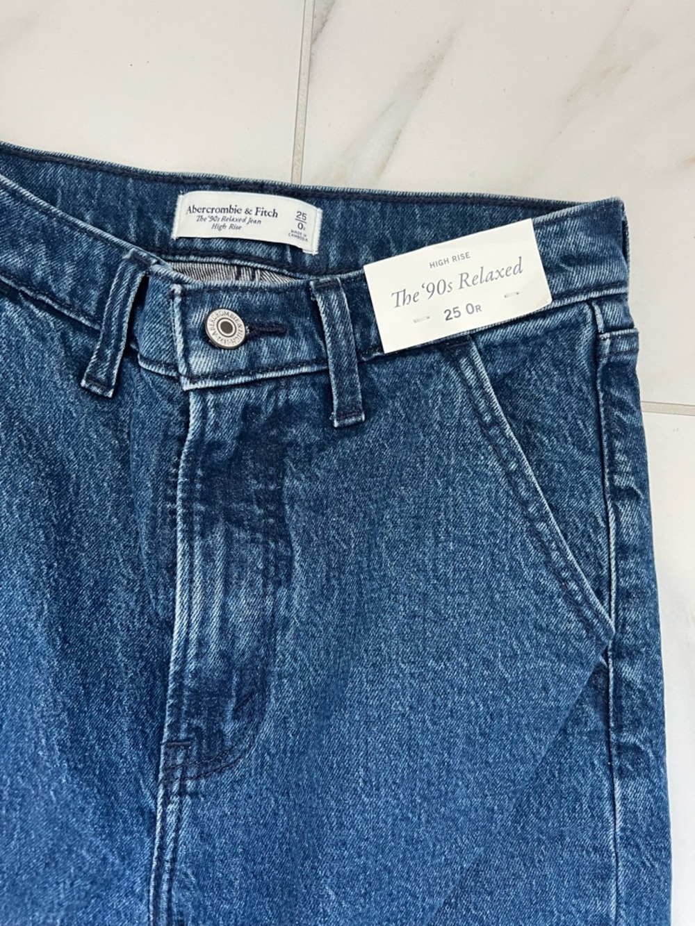 NWT Abercrombie & Fitch | the 90’s Relaxed High Rise Jeans in Dark Blue 25/0R - Picture 7 of 9